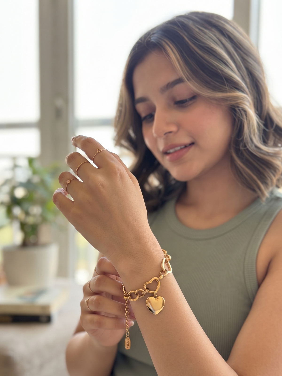 Heart Charm Link Bracelet — anti-tarnish gold bracelet India — SIOBHÁN