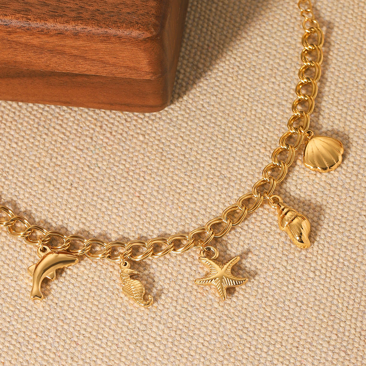 Ocean Charm Gold Bracelet detail view — waterproof gold bracelet India — SIOBHÁN
