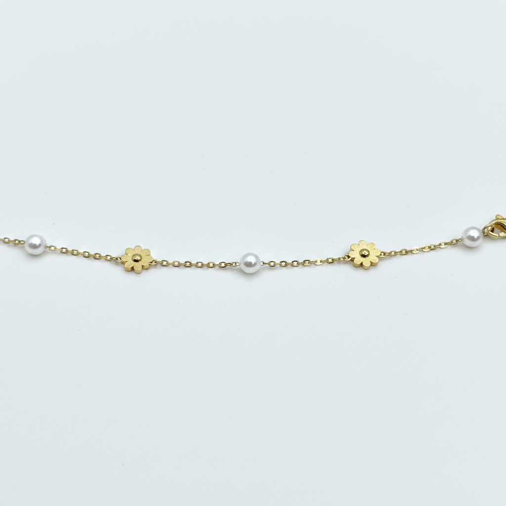Gold Daisy & Pearl Charm Bracelet